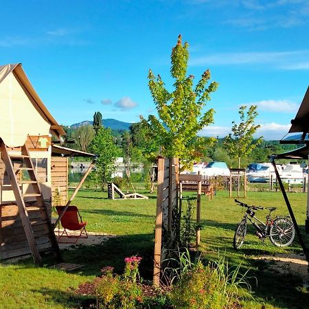 Les Lodges De La Viarhona - Tentes Lodges Virignin Esterno foto
