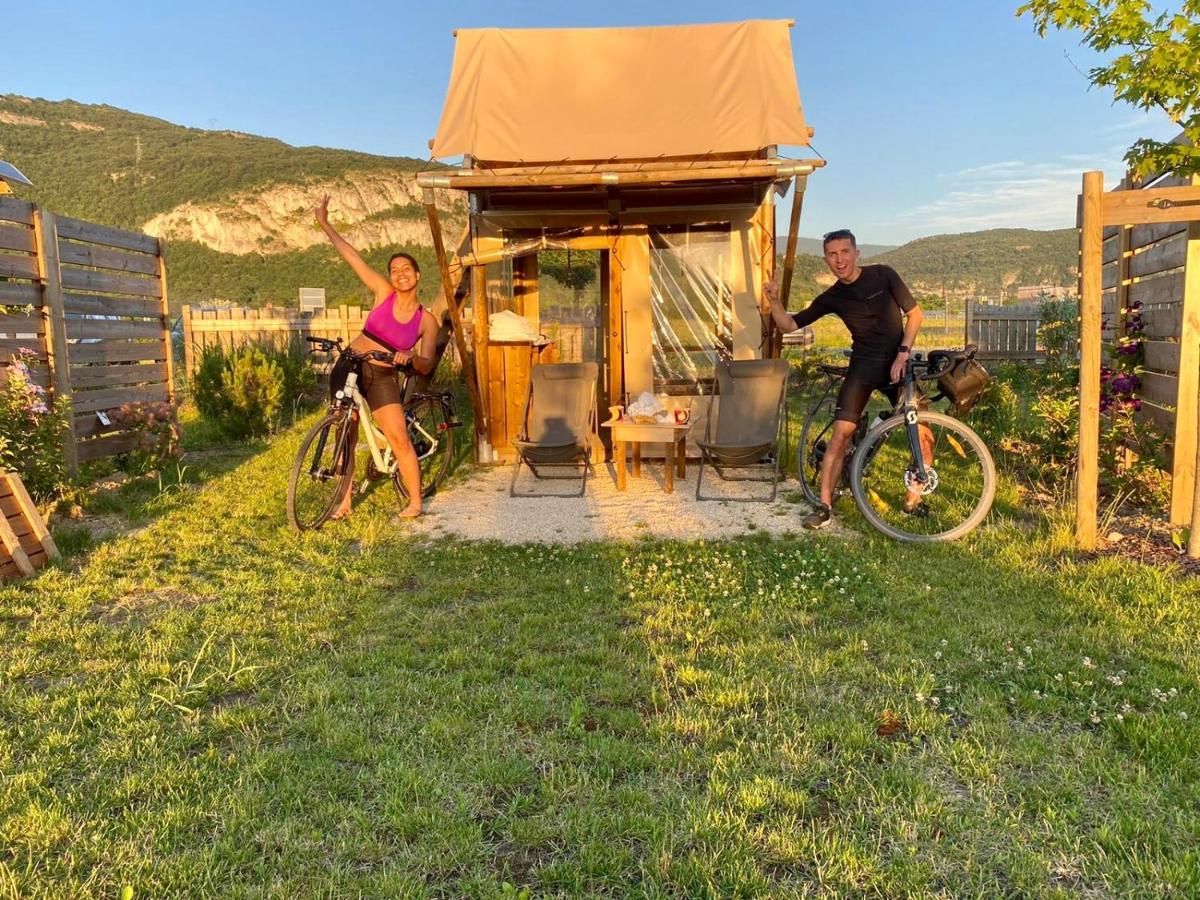 Les Lodges De La Viarhona - Tentes Lodges Virignin Esterno foto