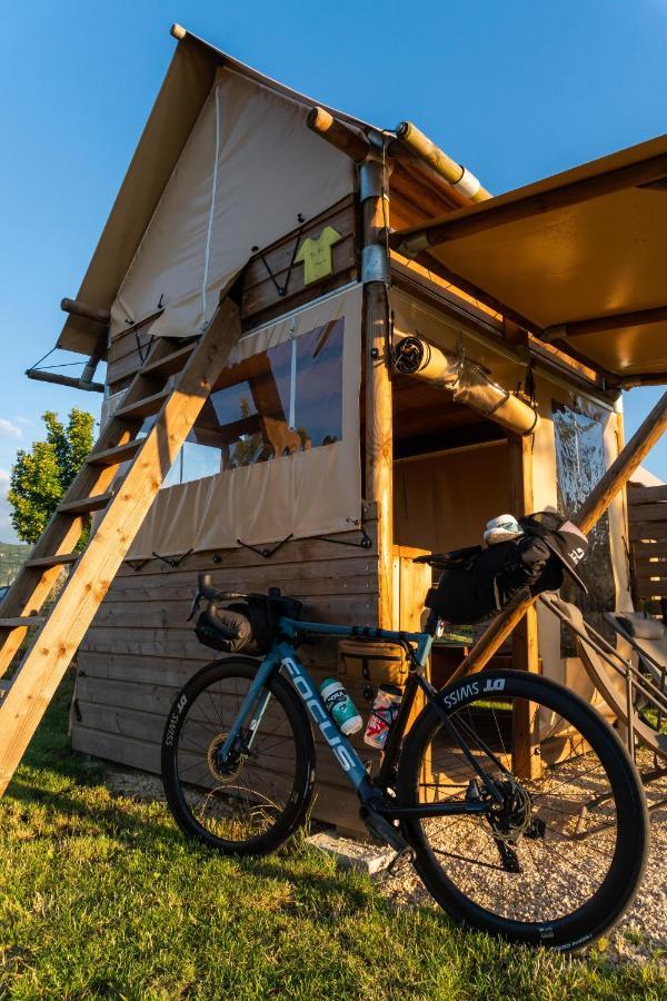 Les Lodges De La Viarhona - Tentes Lodges Virignin Esterno foto